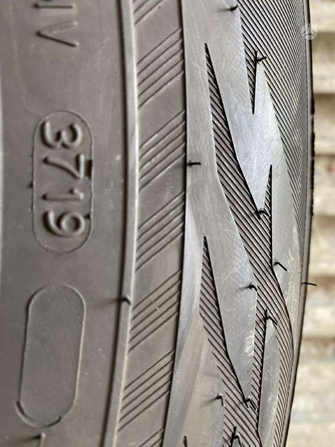 Nokian, žieminės 235/60 R17