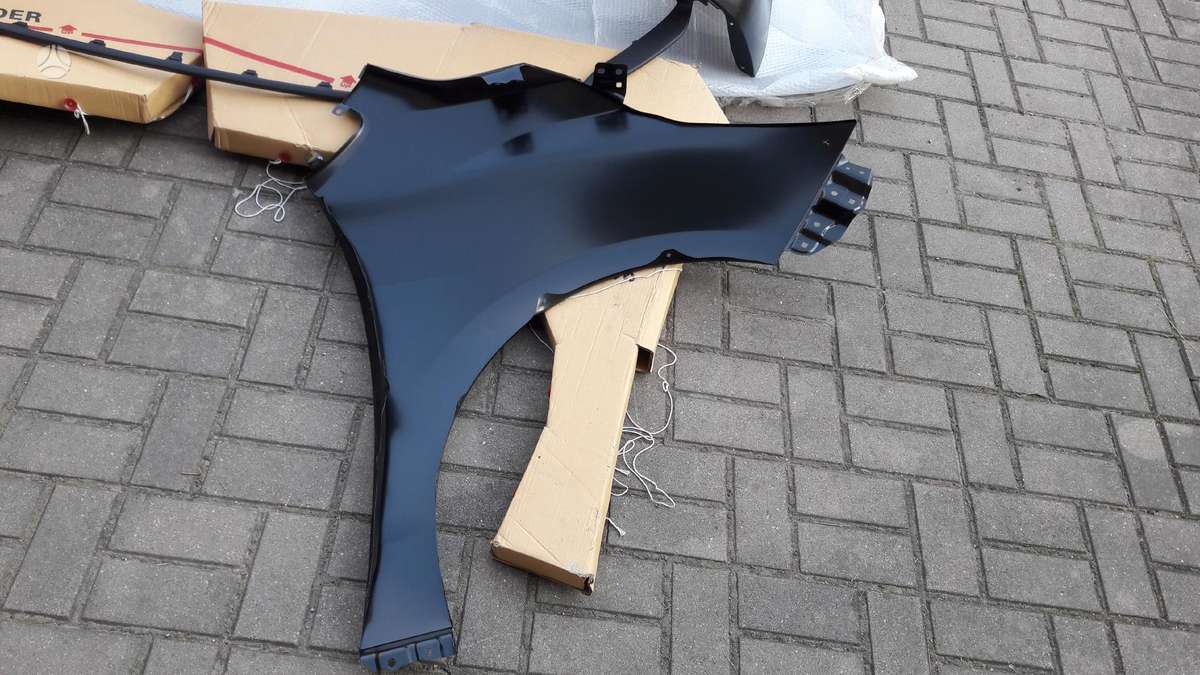 Toyota Sienna kėbulo dalys