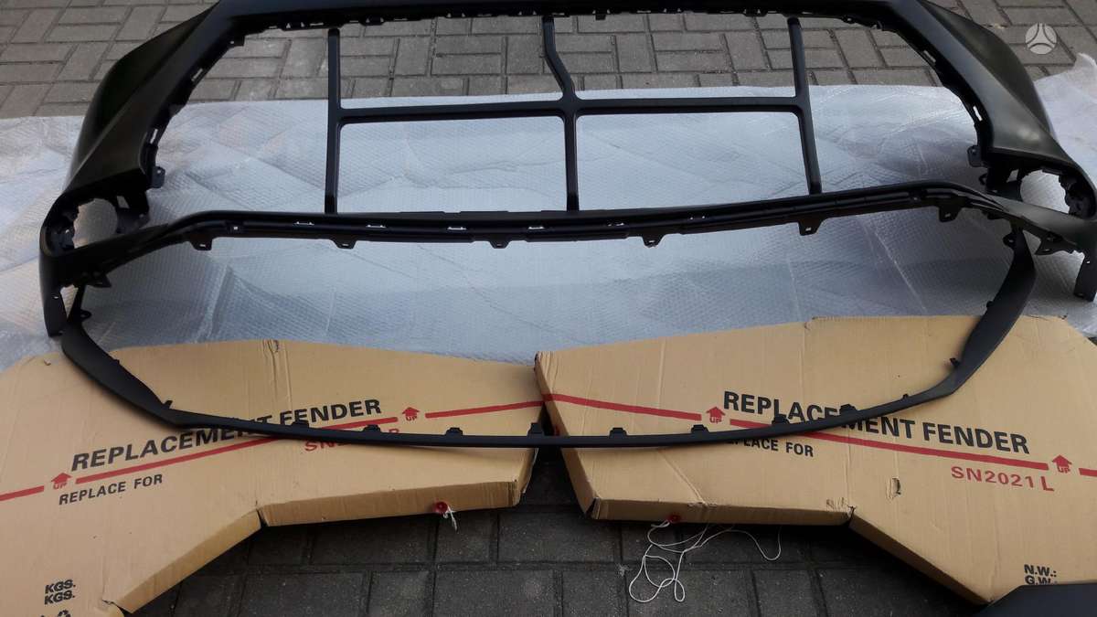 Toyota Sienna kėbulo dalys