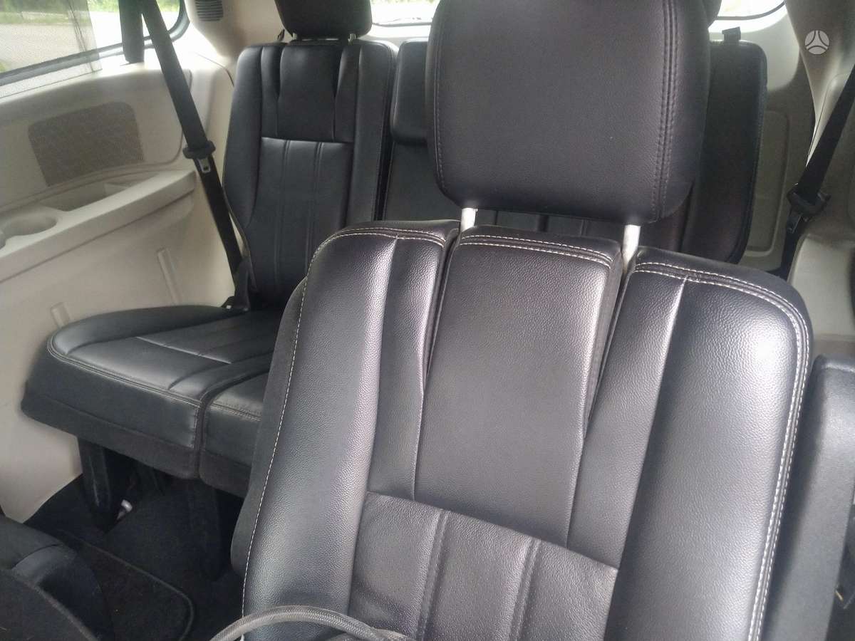 Chrysler Town & Country по частям