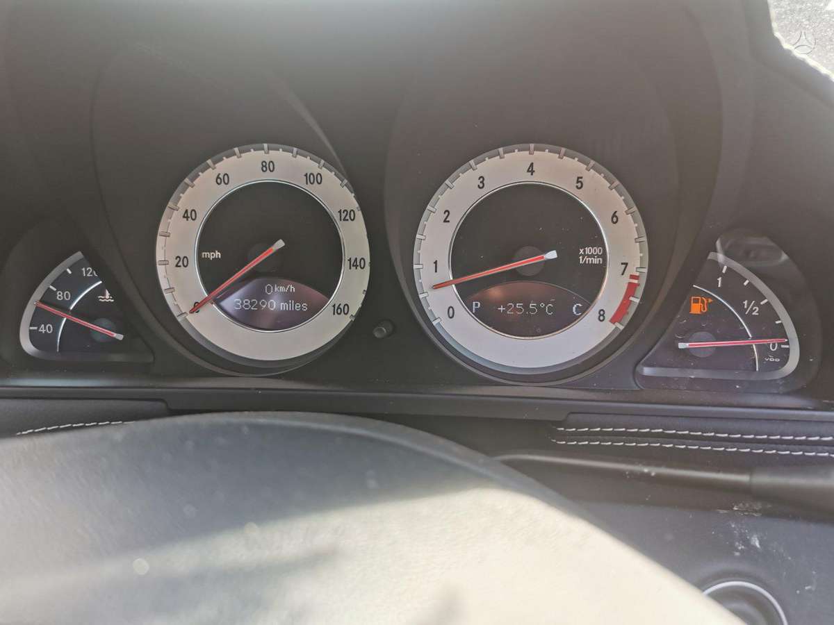 Mercedes-Benz SL350 dalimis