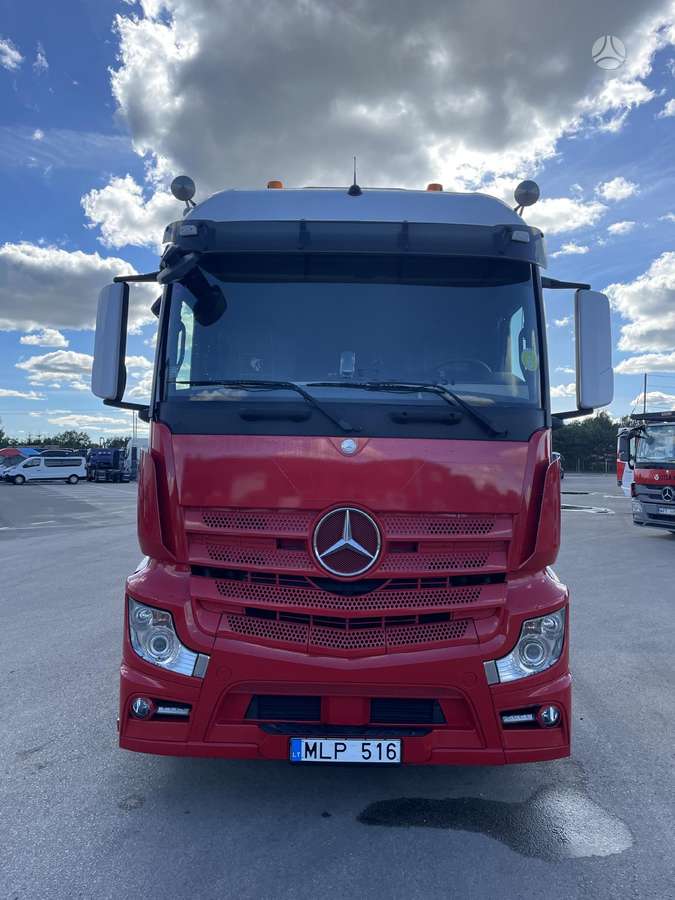 Mercedes-Benz Actros 1848, double sleeper
