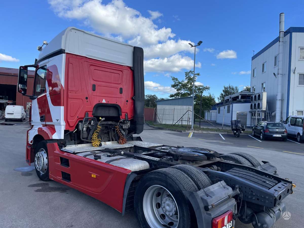 Mercedes-Benz Actros 1848, double sleeper