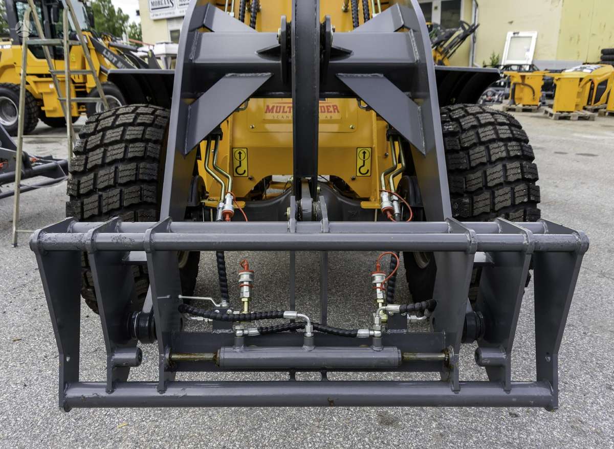 MULTILOADER L30T, frontal loader