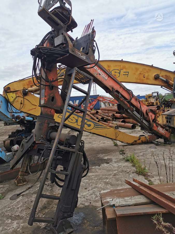 Atlas 125.1, crane