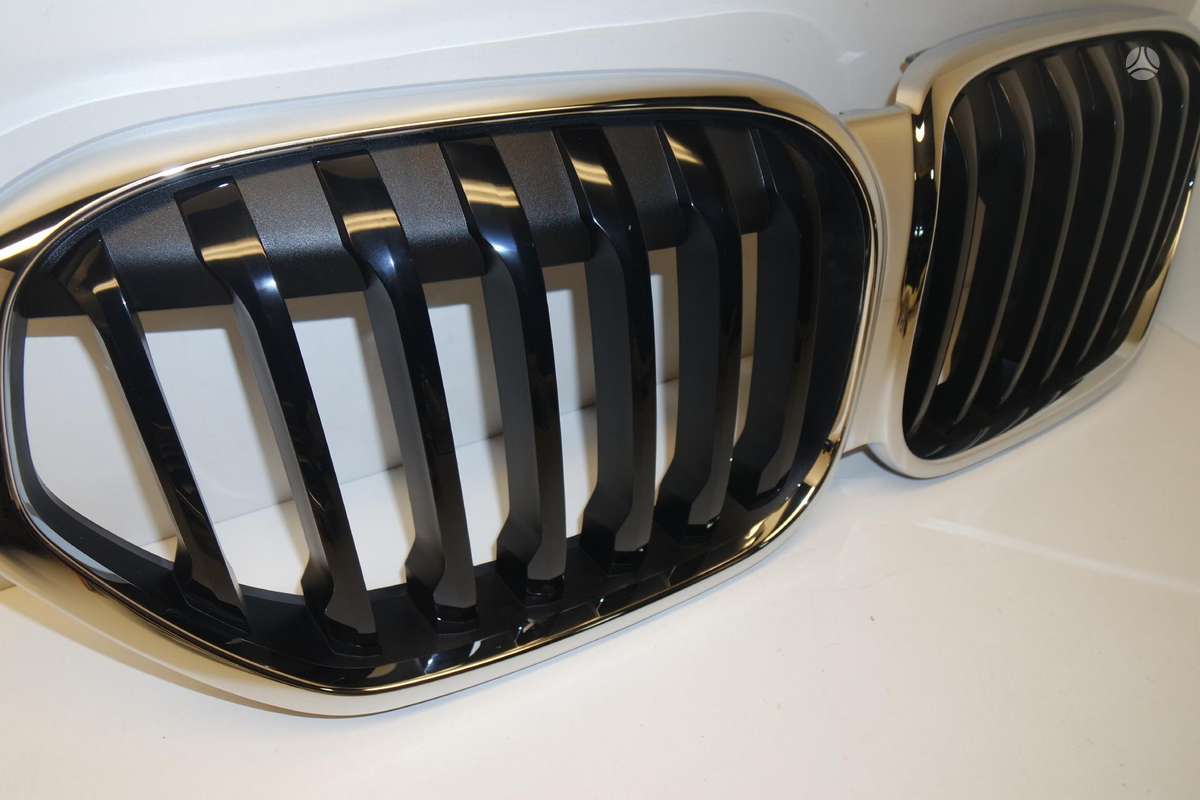 BMW X1 front grill