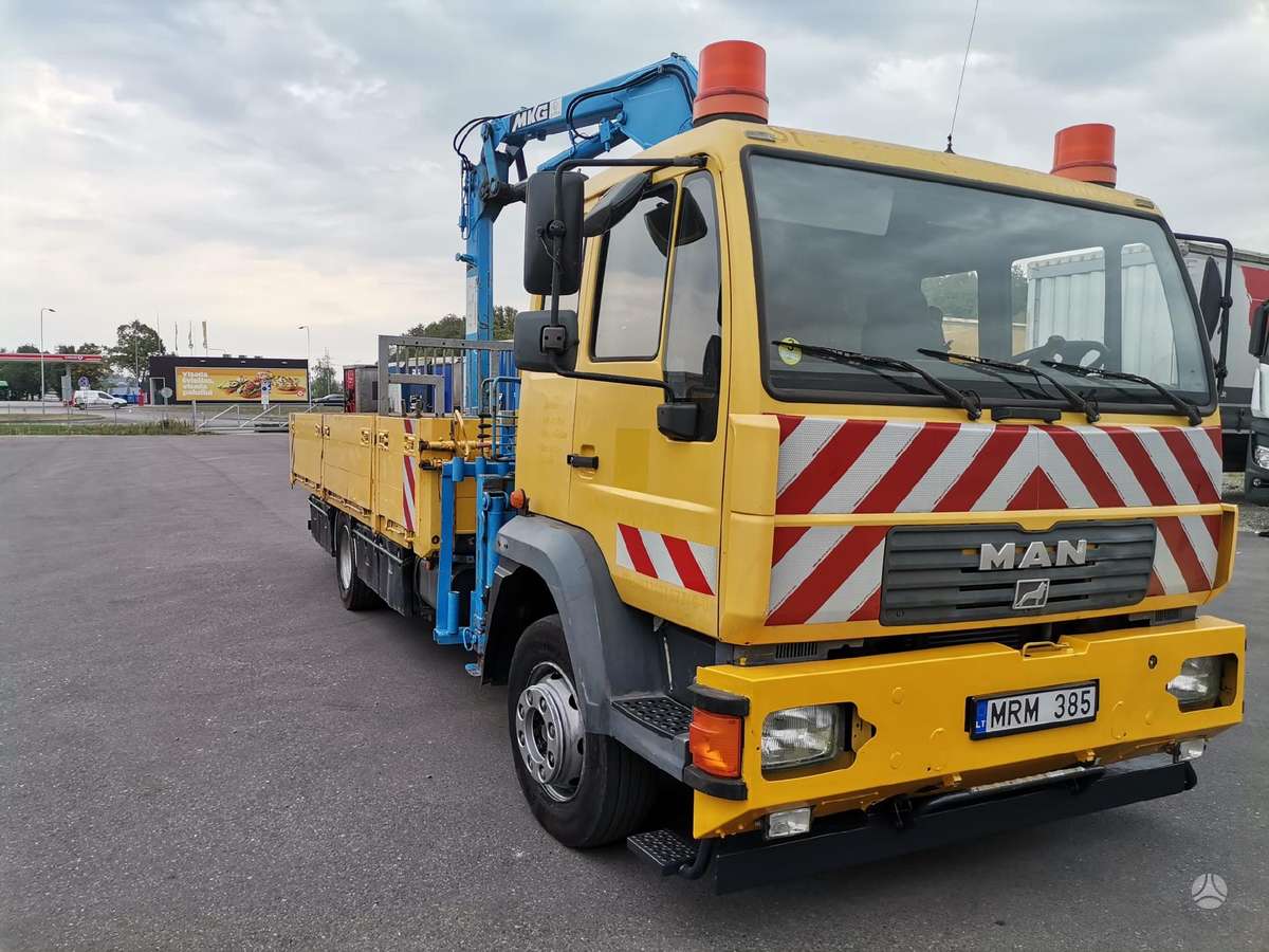 MAN 14.220, su kranu
