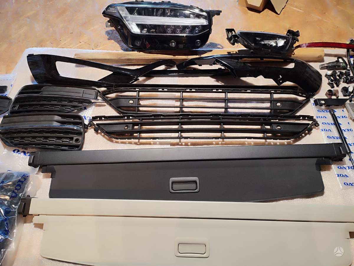 Volvo XC90 body parts