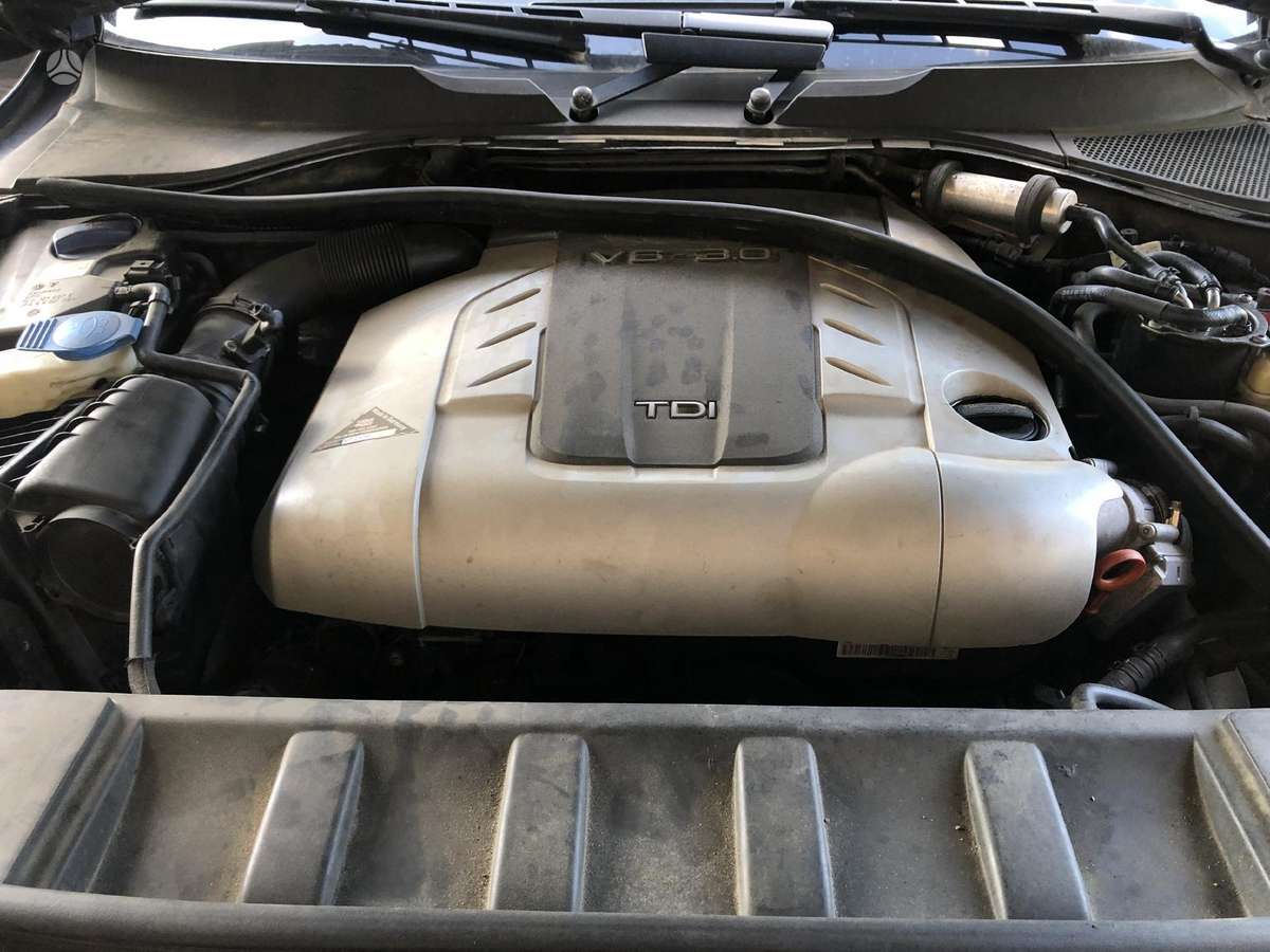 Audi Q7 for parts