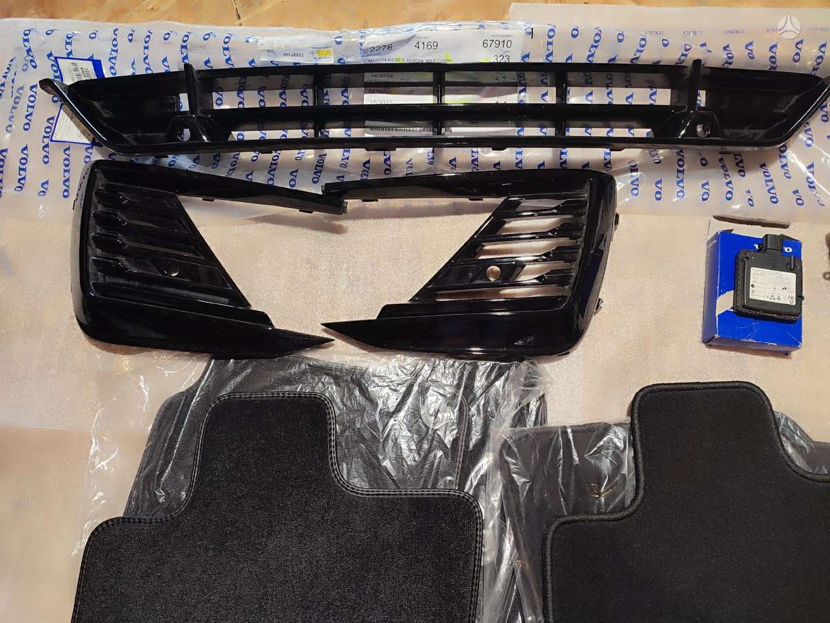 Volvo V90, 32286570, bumpers, front grill