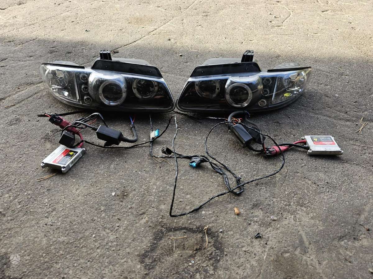 Chrysler Grand Voyager bumpers, lights