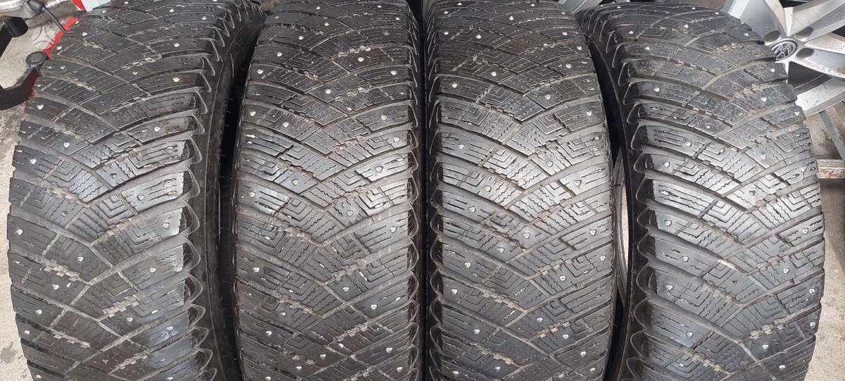 Goodyear, winter 225/65 R17