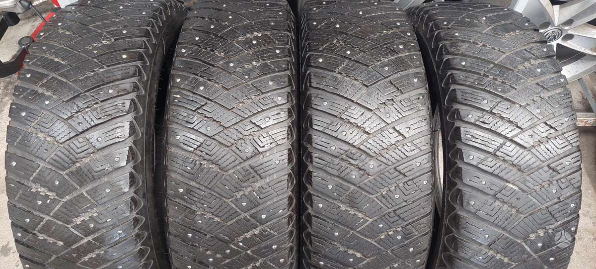 Goodyear, зимние 225/65 R17