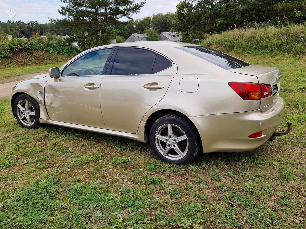 Lexus IS klasė rezerves daļās