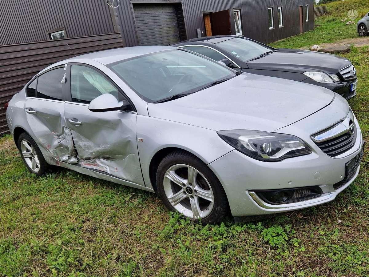 Opel Insignia по частям