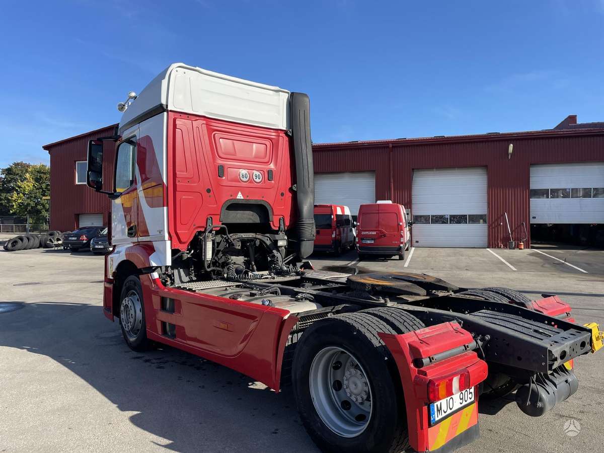 Mercedes-Benz Actros 1843, double sleeper