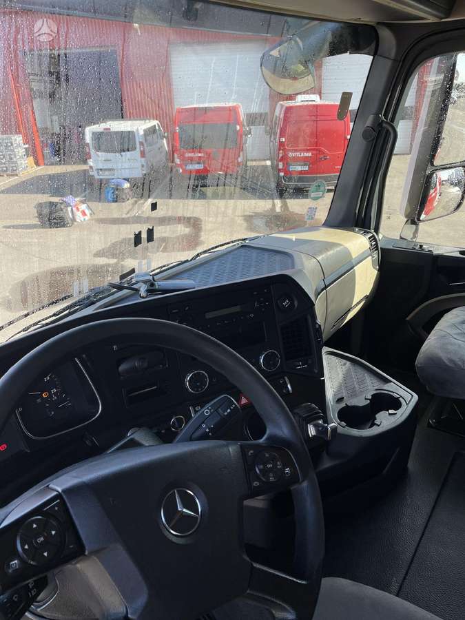 Mercedes-Benz Actros 1843, double sleeper