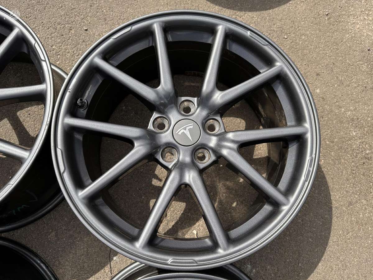 TESLA Model 3 originalūs, lengvojo lydinio, R18