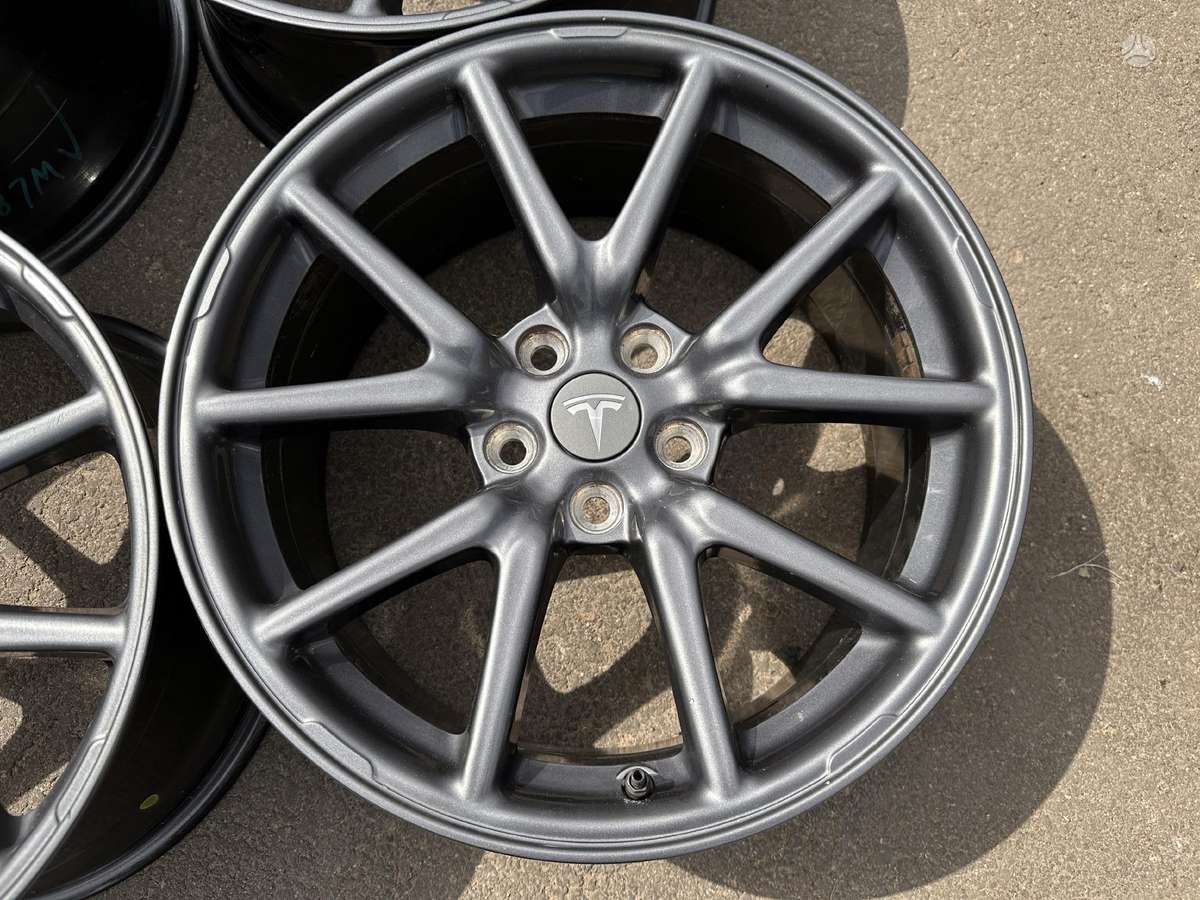 TESLA Model 3 originalūs, lengvojo lydinio, R18