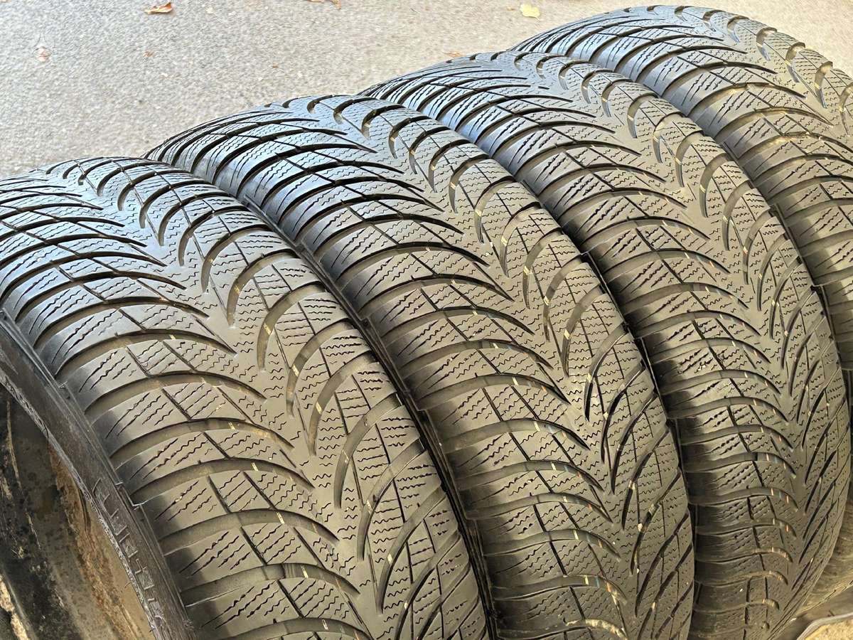 Goodyear UltraGrip 7+, žieminės 205/55 R16 | A24300788