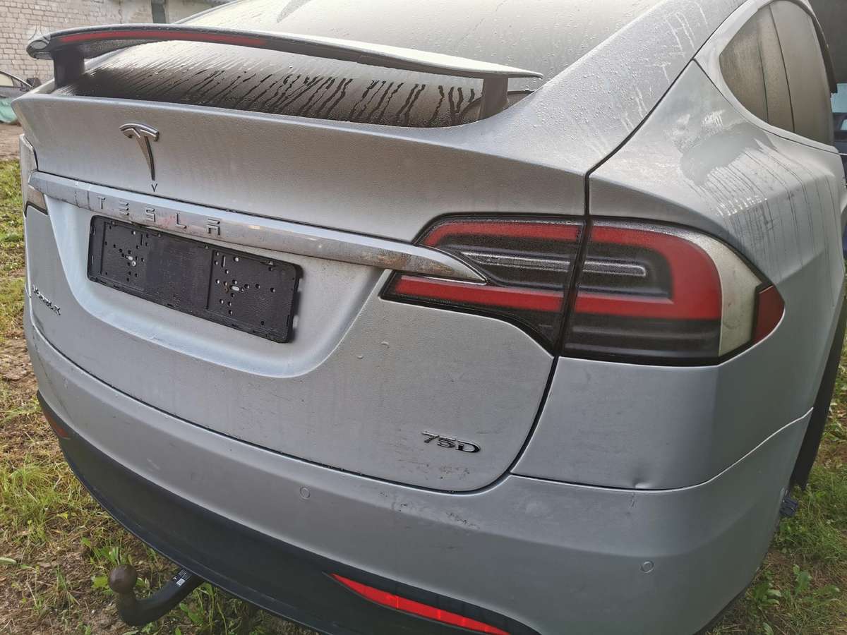 Tesla Model X