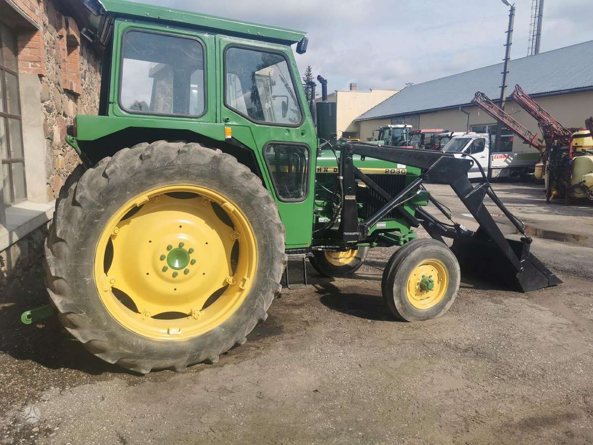 John Deere 2030, тракторы
