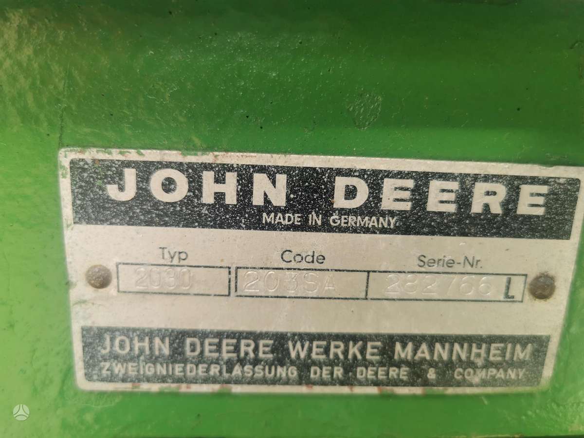 John Deere 2030, tractors