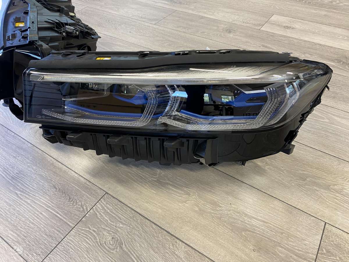BMW 7 serija žibintai