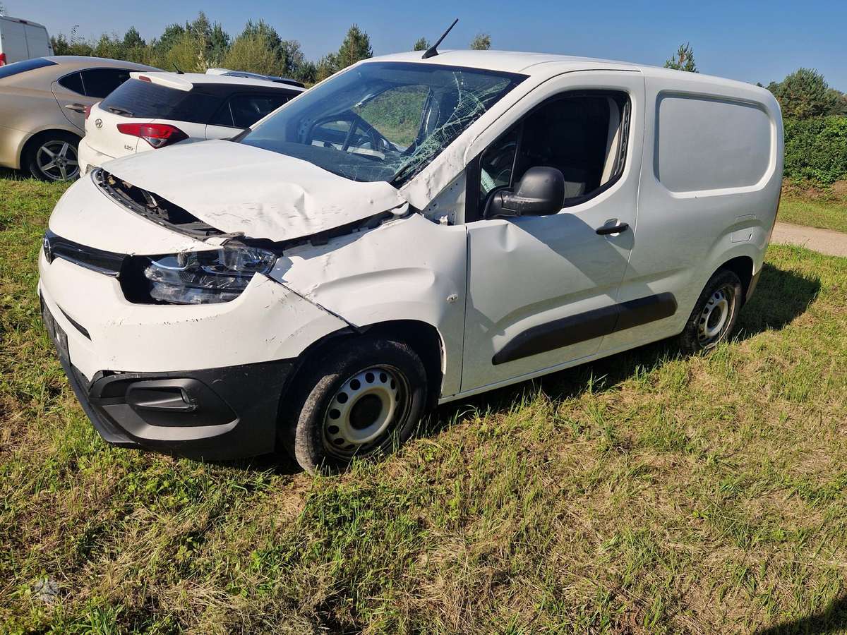 Toyota Proace City dalimis