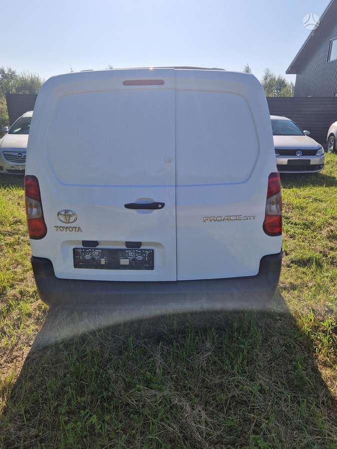 Toyota Proace City dalimis