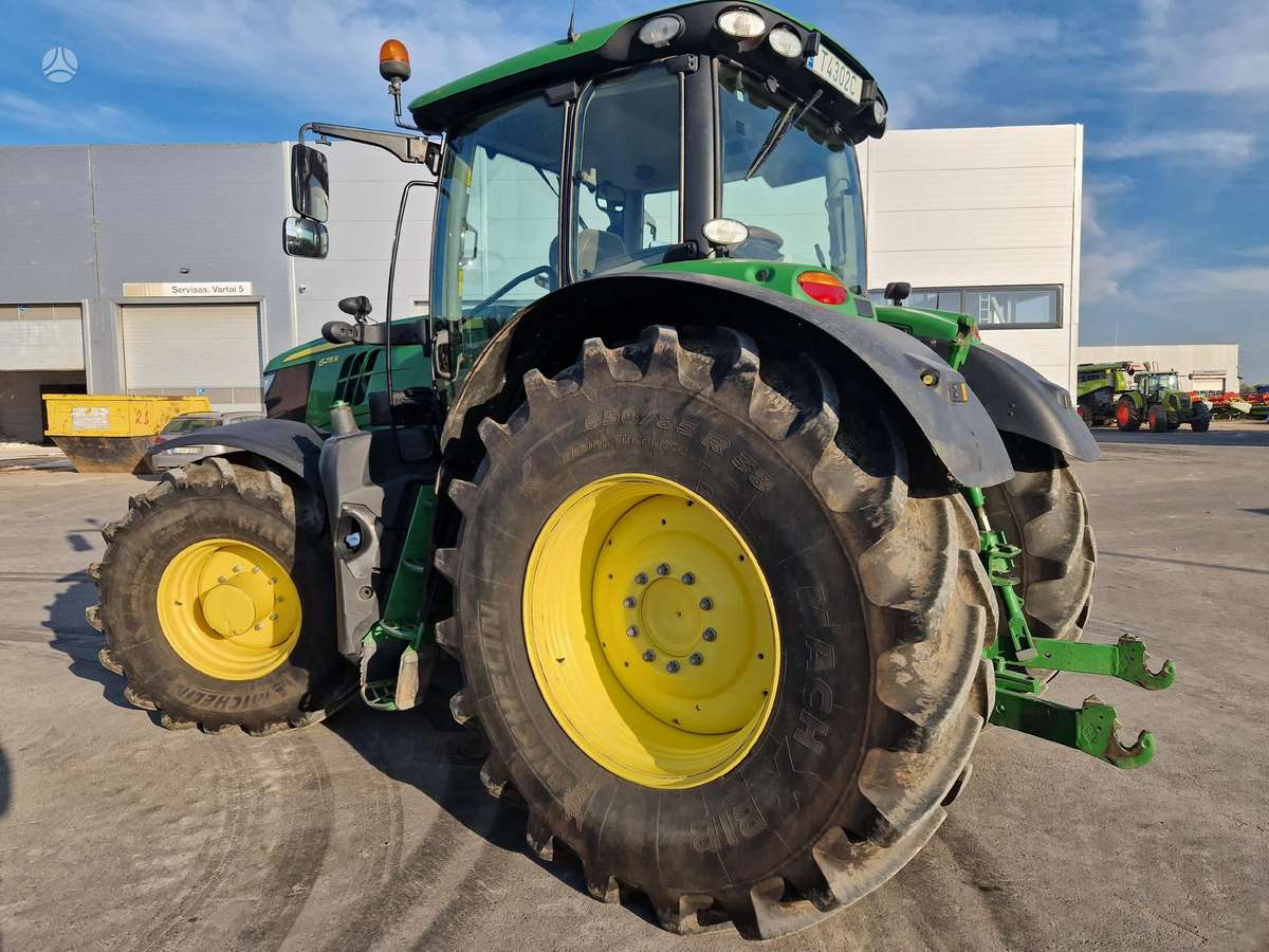 John Deere 6215 R, tractors