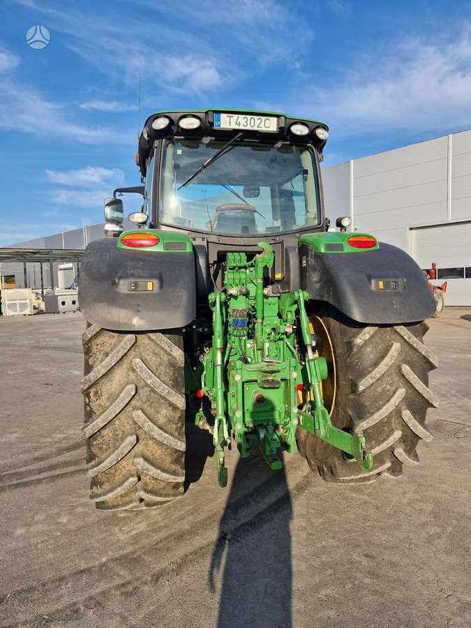 John Deere 6215 R, тракторы