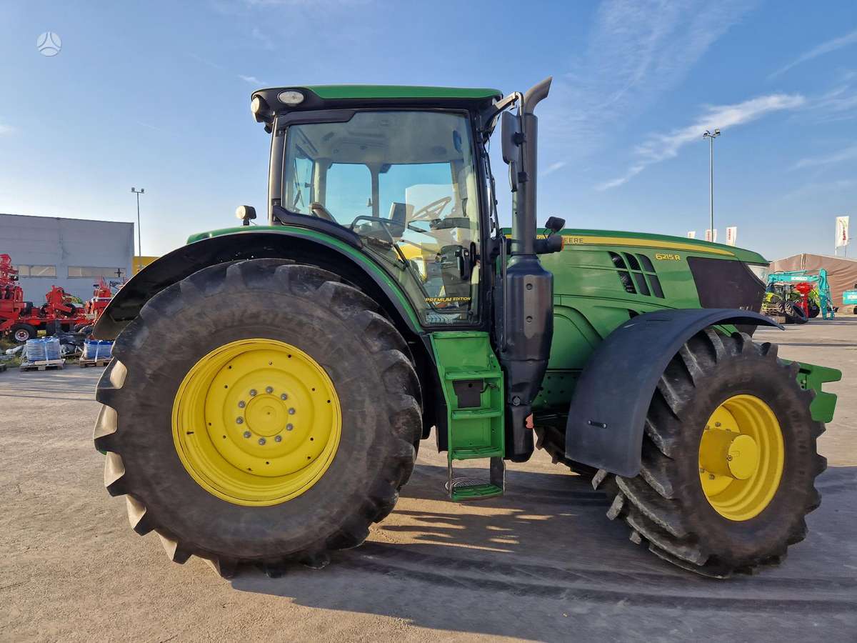 John Deere 6215 R, тракторы