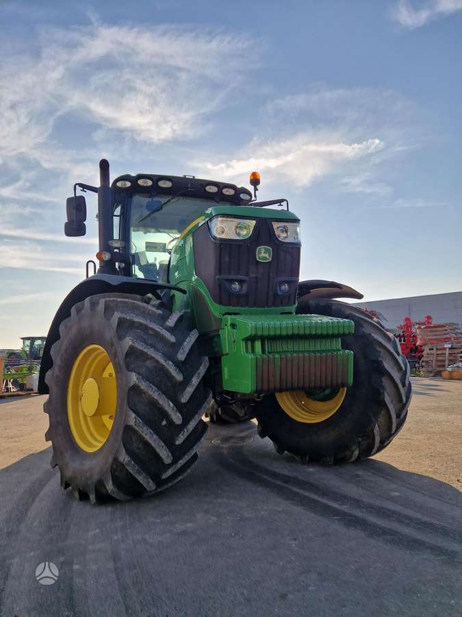 John Deere 6215 R, traktoriai
