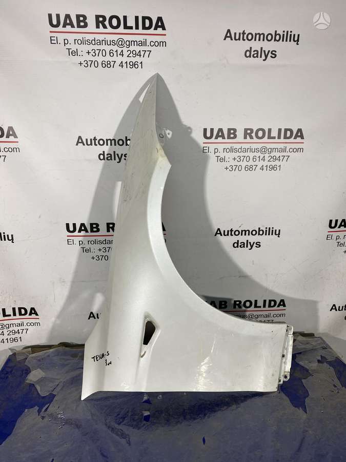 Tesla Model S body parts