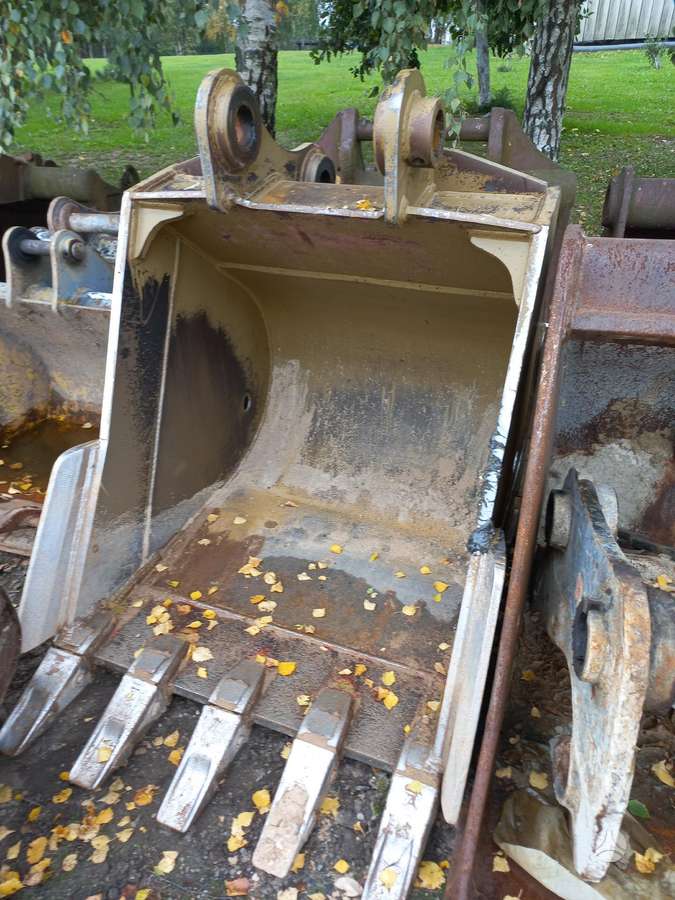 JCB 35-7, kaušai
