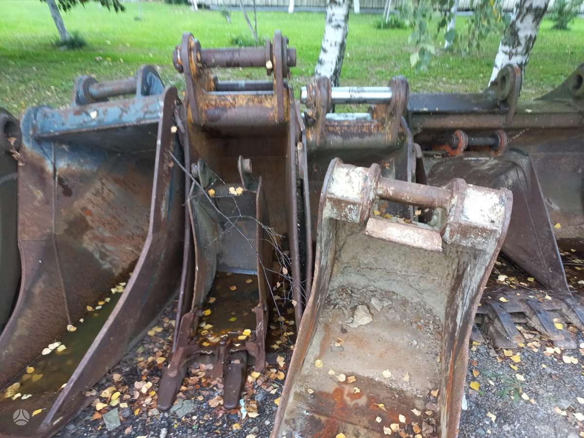 JCB 35-7, kaušai