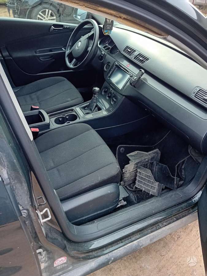 Volkswagen Passat for parts