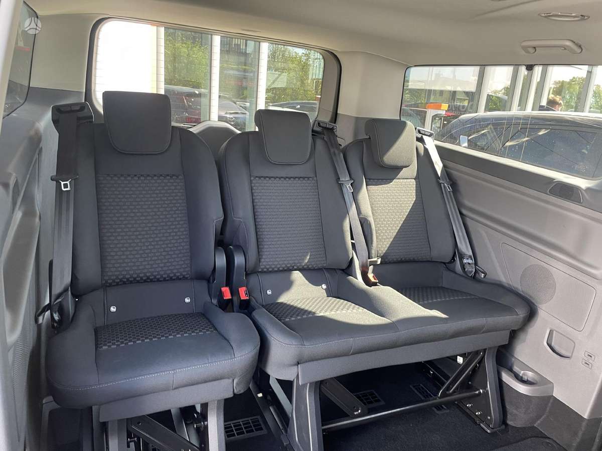 Ford Tourneo Custom, passenger minibus