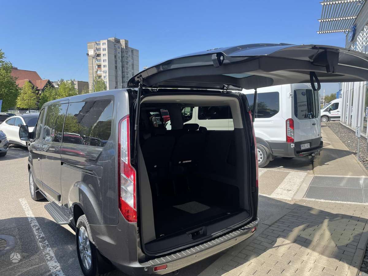 Ford Tourneo Custom, passenger minibus
