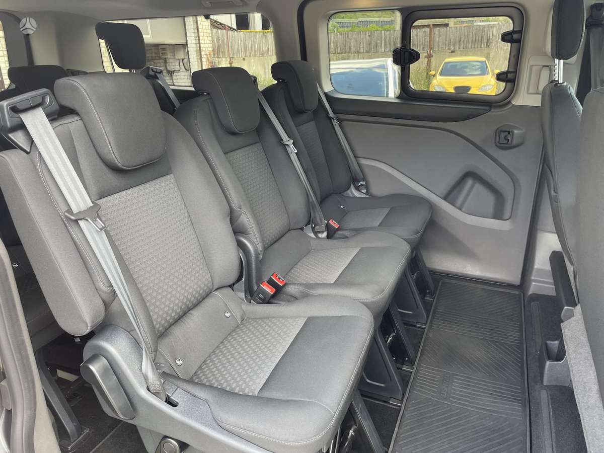 Ford Tourneo Custom, passenger minibus