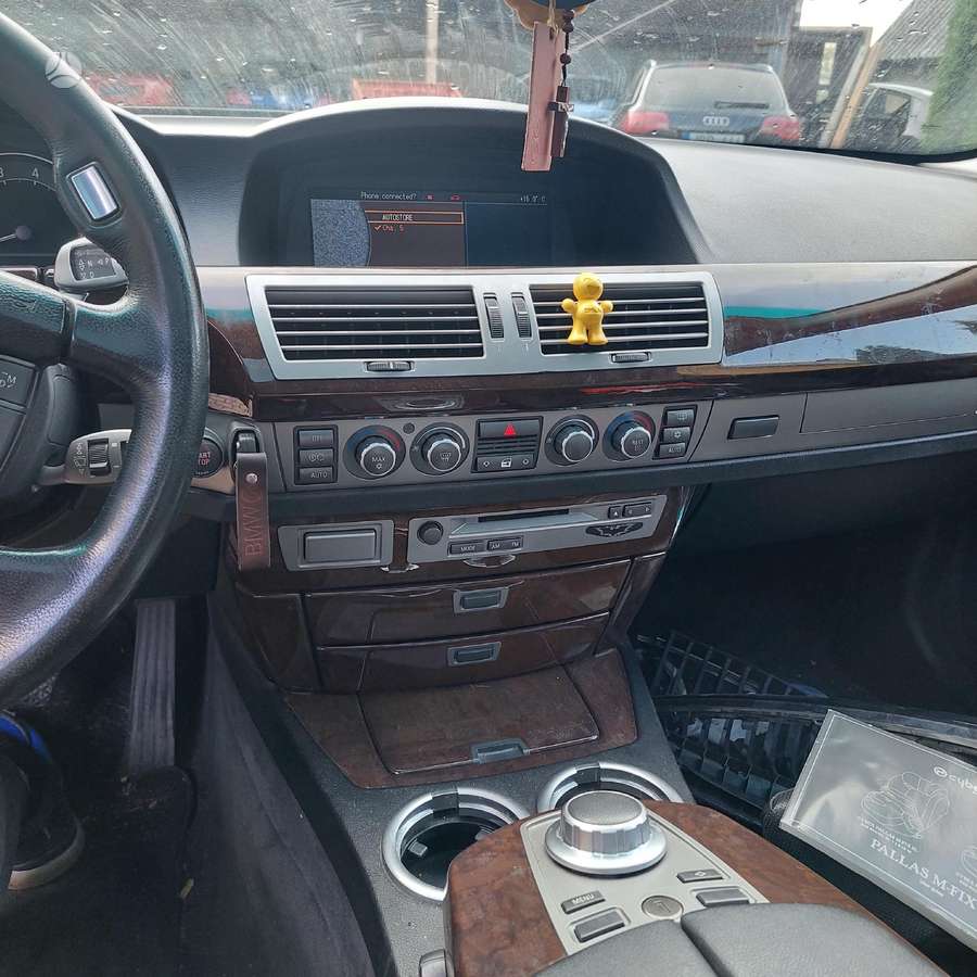 BMW 740 for parts