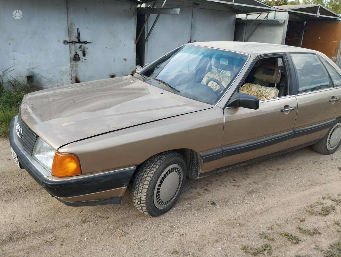 Audi 100, 2.0 l., Седан