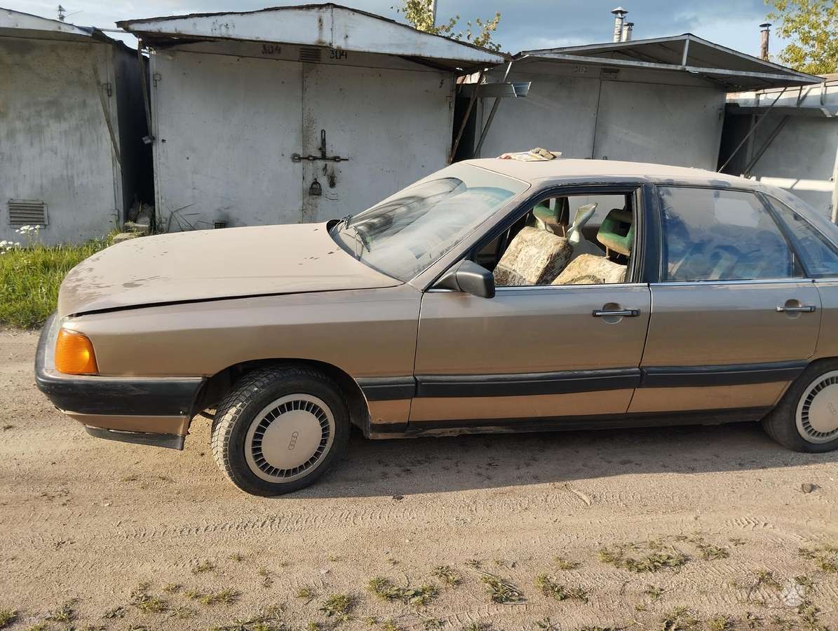 Audi 100, 2.0 l., Седан