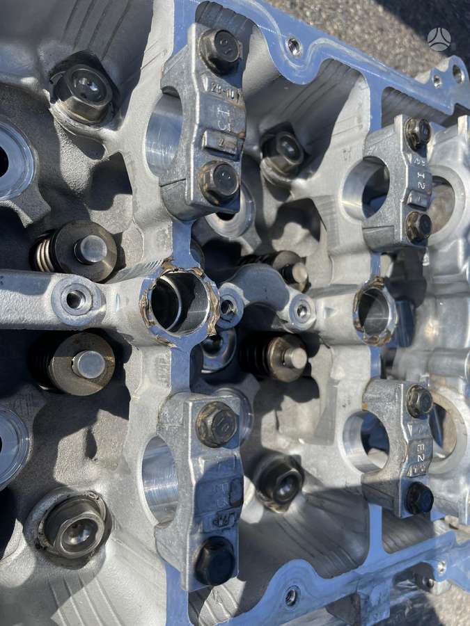 Mazda CX-7, R2aa, cylinder head