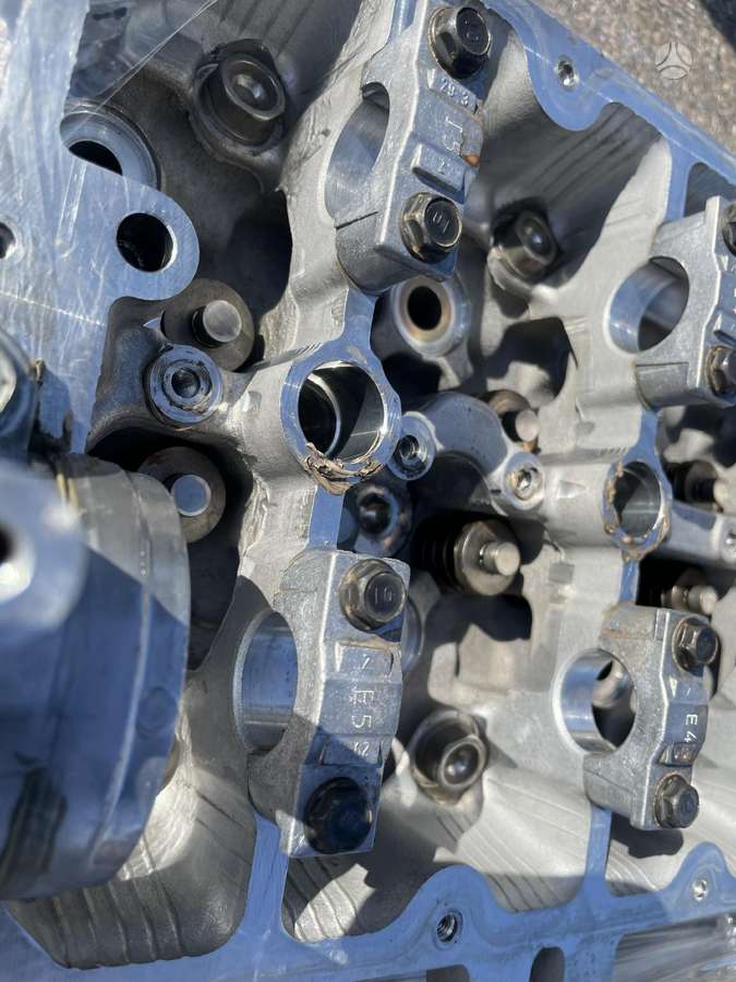 Mazda CX-7, R2aa, cylinder head