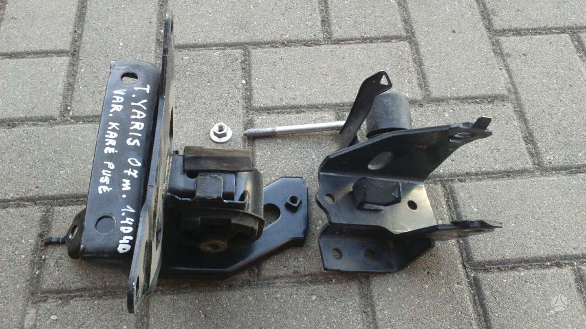 Toyota Yaris детали двигателя