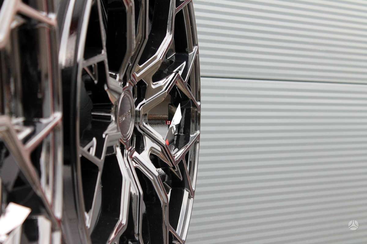RIVIERA RF5 Gloss Black Flow Formed, light alloy, R19