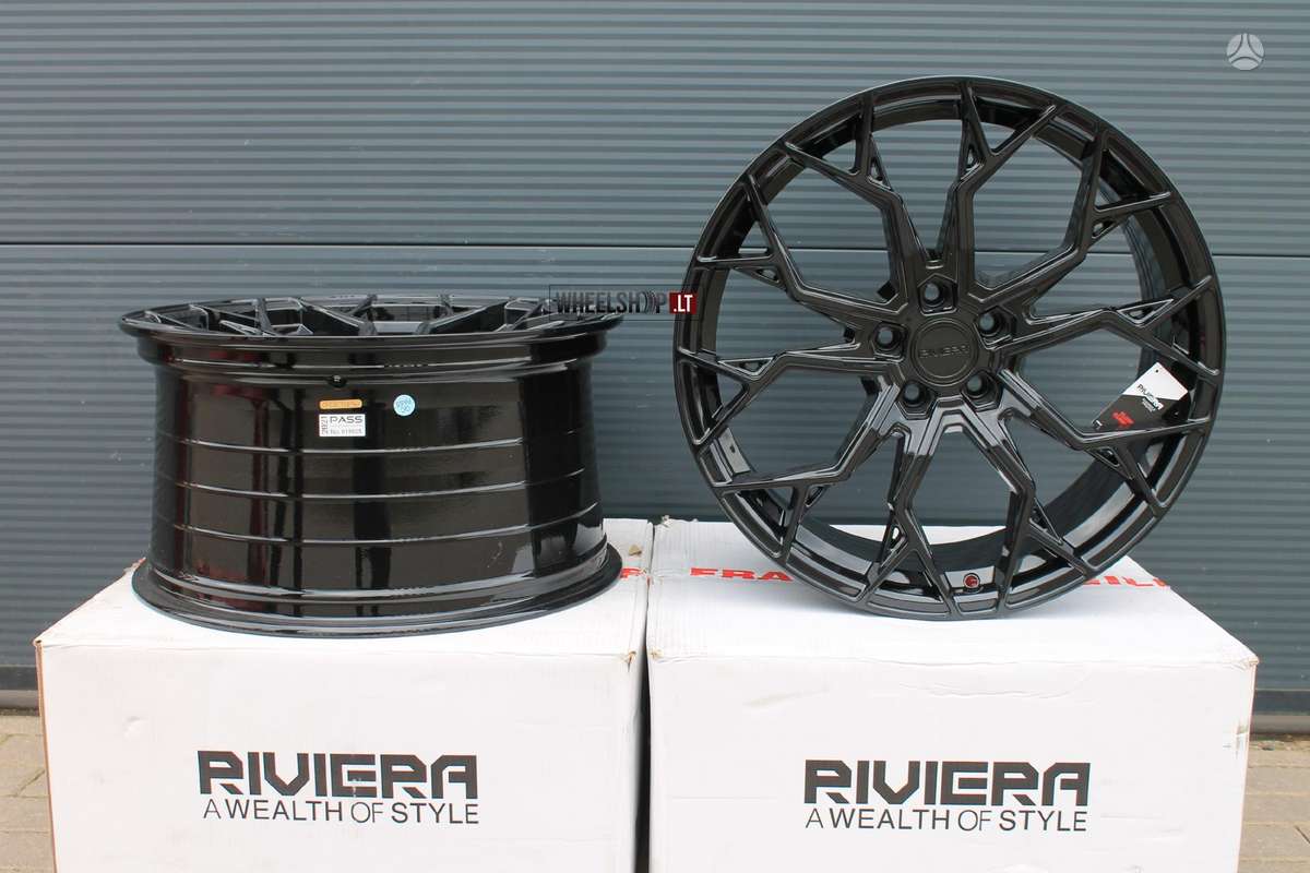 RIVIERA RF5 Gloss Black Flow Formed, light alloy, R22