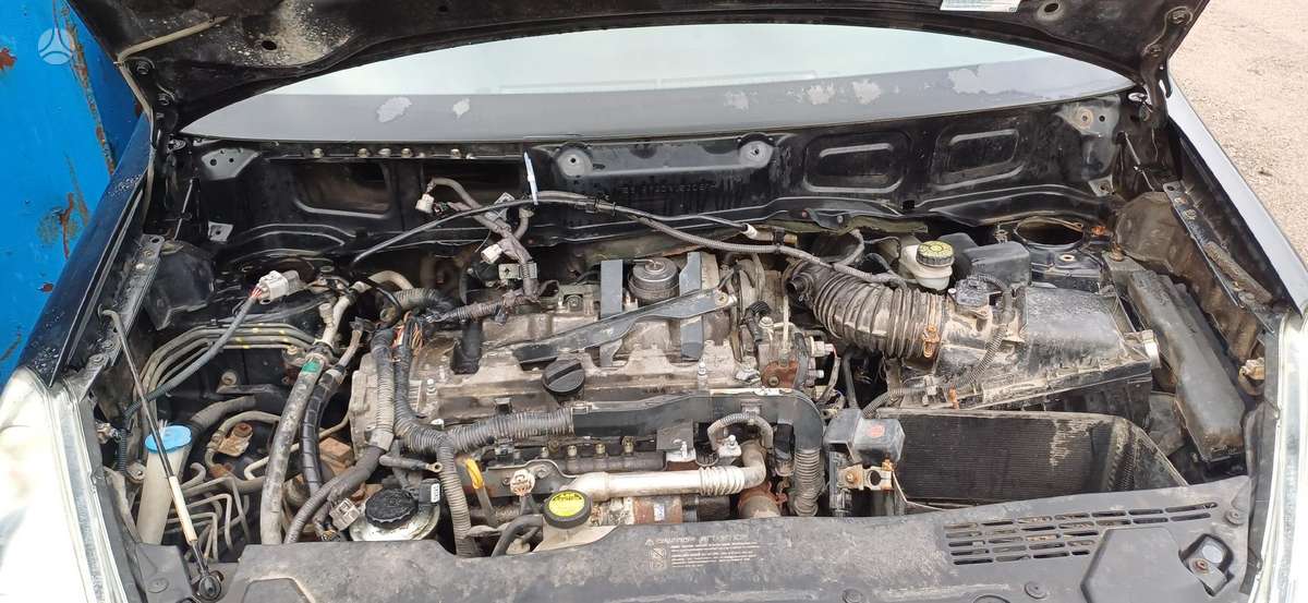 Toyota Corolla Verso по частям